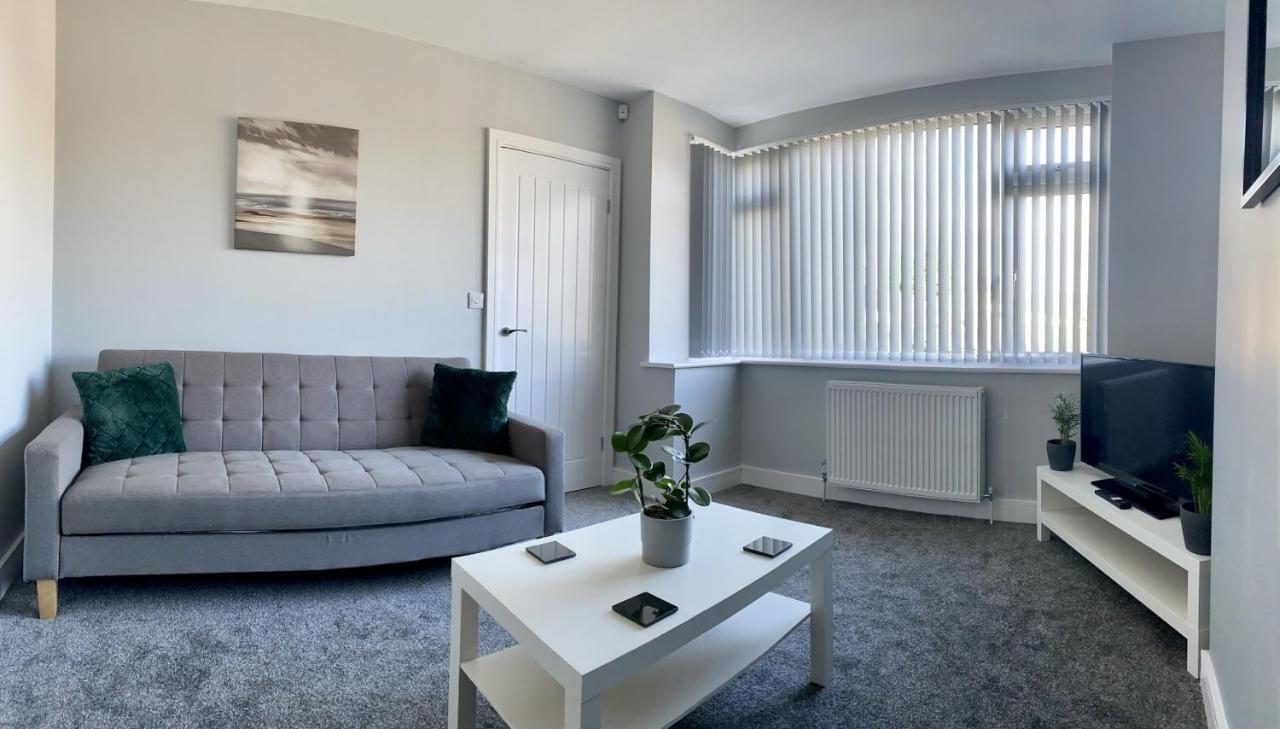 Gateway Getaway In Horsforth Sleeps 7 Villa Leeds  Esterno foto